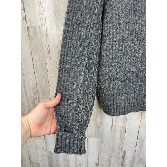 1. State Gray Cable Knit Turtleneck Sweater Long Sleeves Keyhole Back Size S - Picture 5 of 11